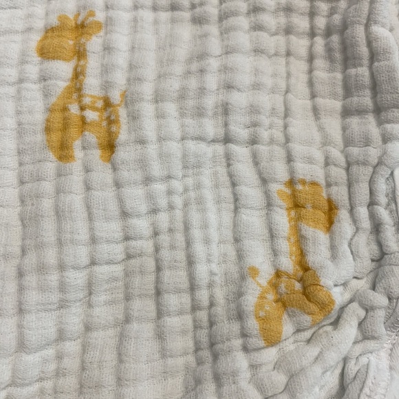 Aden & Anais Easy Swaddle - Picture 2 of 3